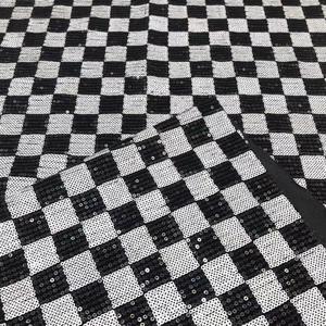 Nueva <span class=keywords><strong>Tela</strong></span> de Encaje Elástica con Lentejuelas, Diseño <span class=keywords><strong>a</strong></span> <span class=keywords><strong>Cuadros</strong></span> Blanco y Negro <span class=keywords><strong>en</strong></span> Terciopelo - Product Image 1