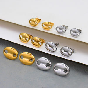 PVD ต่างหูเมล็ดกาแฟสีทอง18K ต่างหูลูกปัดรูปหมูต่างหูแบบเรียบง่ายไม่ก่อให้เกิดอาการแพ้ - Product Image 1