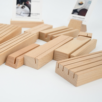 Vente en gros d'usine personnalisée OEM porte-cartes de visite en bois massif Taiwan Base de calendrier Base de noyer noir en bois de hêtre avec logo personnalisé