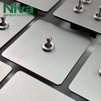 Interruptor de pared de 1 vía de la serie Niva NV2, interruptor de palanca de acero inoxidable, estándar británico, interruptores y enchufes eléctricos de metal, voltaje máximo 220V 13A
