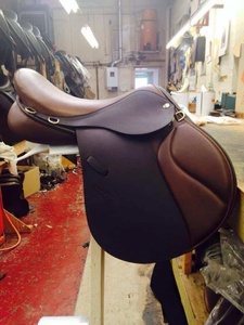 Silla de Montar de Cuero para Salto Ecuestre, Diseño Ergonómico, Solapa Delantera, Ligera y Duradera, Directo de Fábrica, para Entrenamiento - Product Image 2