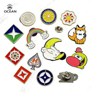 Nuevo Pin de Solapa Personalizado con Diseño de Rosa Blanca Estilo Vintage - Product Image 3