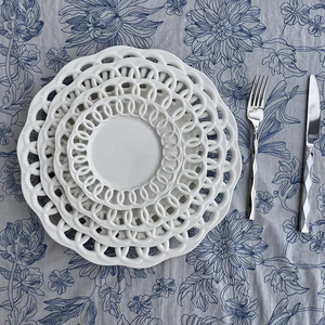 Ensemble de plats à dîner en céramique blanche au design ajouré élégant, <span class=keywords><strong>assiettes</strong></span> de présentation pour mariage, <span class=keywords><strong>assiettes</strong></span> décoratives pour table - Product Image 3