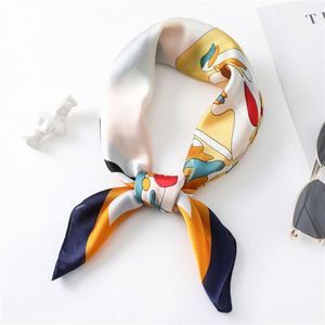 Écharpe imprimée pour femmes, design à motifs tendance, ajoute du style à toutes les tenues, disponible en grandes quantités - Product Image 4
