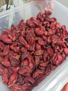 Agolyn – Prunes brunes en gros, fruits confits avec sel, goût sucré et acidulé - Product Image 2