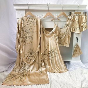 Nouveaux produits populaires pour le commerce électronique transfrontalier : ensembles de vêtements de détente en soie glacée, pyjamas, chemises de nuit en satin et peignoirs. - Product Image 4