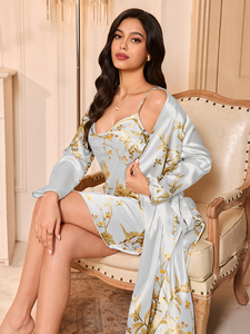 Conjunto de lencería de satén al por mayor para mujer con bata de amarrar y camisón, conjunto de pijama estampado de longitud media - Product Image 4