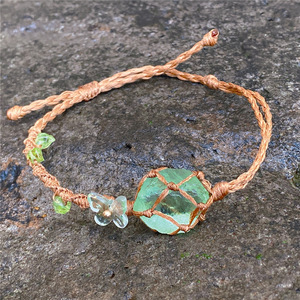 Bracciale e Collana in Rete Intrecciata con Cristallo Minerale Fluorite Grezza, Stile Foresta con Vite Intrecciata Fatta a Mano - Product Image 1