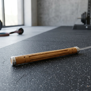 Flûte musicale artisanale en bois avec embout argenté, motif gravé, Feng Shui, baguette de guérison en bois jaune, décoration intérieure Gujarat - Product Image 4