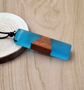 Collar con Colgante de Resina y Madera Rectangular Hecho a Mano y Personalizado, en Oferta - Product Image 5