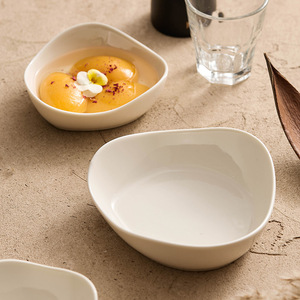 White Glazed Ceramic Soup Noodle Breakfast Triangle Fruit Salad Bowls Set Microwave Safe Modern Simplicity Design Hotel - Product Image 4