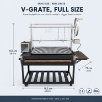 Parrilla argentine V-Grate en acier inoxydable avec volant de réglage de la hauteur, foyer en briques réfractaires et crochets de suspension pour Asado