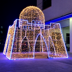 Arche de Noël pré-éclairée avec éclairage LED intégré pour une installation facile et une présentation festive. - Product Image 1