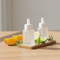 Bouteille en verre transparente à rayures verticales de 30 ml - Petit diffuseur d'arômes pour huiles essentielles et décoration intérieure