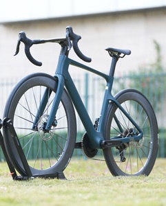 จักรยานเสือหมอบ TWITTER รุ่นใหม่ล่าสุด R18 โครงคาร์บอนเต็มคัน พร้อมล้อ WheelTop TX-24S ระบบเบรกดิสก์ไฟฟ้าไร้สาย - Product Image 1