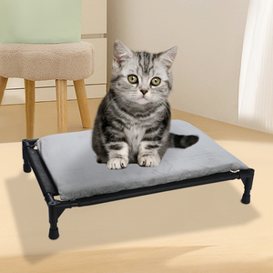 Verhoogd, koelend hondenbed van aluminium, draagbaar, luxe en kauwbestendig - Product Image 3