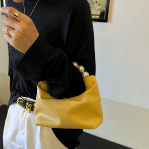 Bolsos de hombro cruzados de cuero genuino de lujo personalizados para mujer, monederos y bolsos de mano con perlas de diseño para mujer - Product Image 6