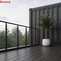 Maison conteneur de luxe à 2 étages, villa modulaire préfabriquée en bord de lac, cabane de glamping avec terrasse et porte vitrée