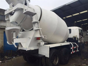 Used concrete mixer truck Isuzu 9M3 Second hand Hino Nissan Isuzu 9M3 for sale - Product Image 6