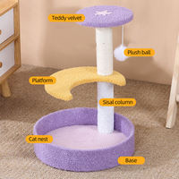 Arbre à chat moderne multifonctionnel à 2 niveaux avec poteau à gratter en sisal, lit en peluche et jouet interactif à balle pour intérieur