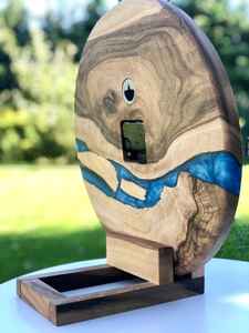 Reloj de Pared Moderno de Resina y Madera, de Alta Precisión, Duradero, Elegante y Hecho a Mano, Perfecto para Sala de Estar o Dormitorio - Product Image 2