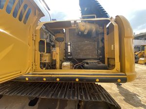 Excavadora Usada 320D de 20 Toneladas, Máquina de Orugas Caterpillar 320D2, Equipo Pesado Confiable con Motor Cummins y Capacidad de Cucharón de 1.7m - Product Image 5