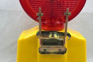 マレーシアソーラーバッテリーLEDウインカー警告灯建設現場道路工事安全ソーラーバリケードライト赤黄色 - Product Image 6