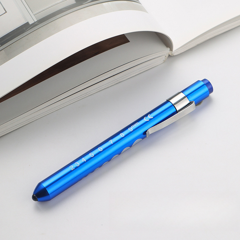 Luz blanca (apariencia azul)