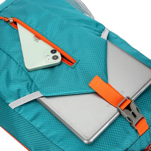 Sacs de voyage pliables légers personnalisés, nouveaux sacs à dos de sport d'extérieur avec fermeture éclair et fonction imperméable - Product Image 4