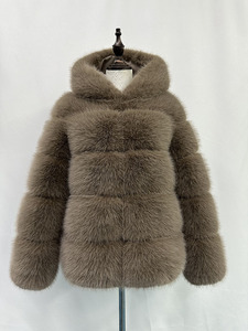 Nuovo Cappotto Lungo Invernale da Donna alla Moda con Pelliccia di Volpe e Cappuccio Transfrontaliero Autunno e Inverno Caldo Cappotto di Pelliccia - Product Image 3