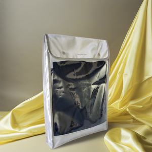 Juego de Manta y sábanas hechas de satén Eva transparente suave, bolsa de almacenamiento, diseño de embalaje de plástico para una organización y exhibición convenientes - Product Image 1