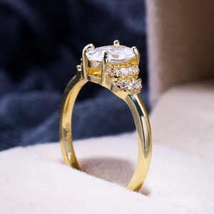 Anello da Donna in Rame Placcato Oro con Zirconia Cubica, Gioiello alla Moda - Product Image 4