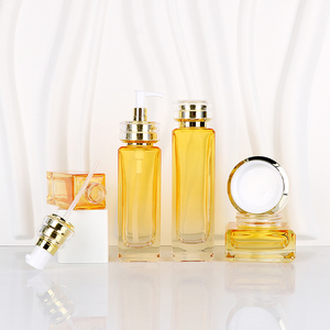 Botella cuadrada de vidrio transparente amarillo, envase cosmético personalizado vacío para paquete de cosméticos con cabezal de bomba a presión. - Product Image 3