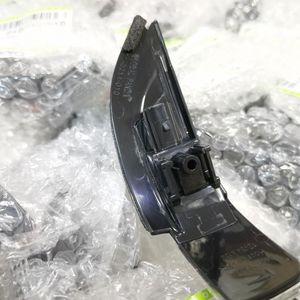 {"defaultLocale":null,"langAndValueMap":{"fr_FR":{"autoTranslate":true,"value":"Feu de clignotant de rétroviseur latéral de voiture de qualité OEM pour Toyota Honda Nissan Mazda Mitsubishi Daihatsu Suzuki Perodua 81730-52100","translateEngineVersion":"AE_TRANS"}}} - Product Image 3