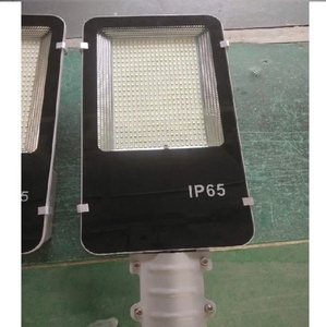 Lampe solaire LED tout-en-un 100W pour route, matériau ABS, capteur PIR, IP65, corps en aluminium, alimentation par batterie, lumière du jour 6000K - Product Image 4