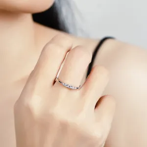 Perhiasan mewah fashion S925 cincin pernikahan perak murni cincin pernikahan pertunangan wanita pernikahan 18k cincin moissanite emas putih