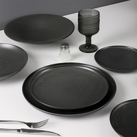 P & T Horeca vente en gros nouveau design moderne élégant assiettes noires services de vaisselle vaisselle assiettes en porcelaine noire ensemble de vaisselle de luxe