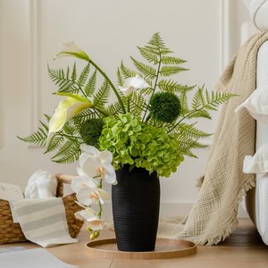 Ensemble de bouquets de fleurs artificielles Fleurs en soie Orchidée verte Arrangement en vase Style moderne Décoration de bureau à domicile - Product Image 1