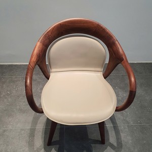 Chaise de salle à manger scandinave haut de gamme en bois massif avec coussin en cuir véritable, mobilier moderne pour la maison, l'hôtel, le restaurant PISANO - Product Image 3