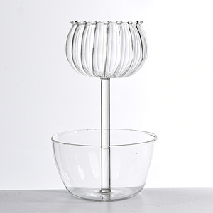 Bougies parfumées à couvercle en liège nervuré faites à la main en verre blanc noir avec bord doré - Product Image 5