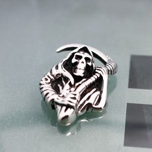 Collier pendentif en acier inoxydable, bijoux fantaisie, pendentif tête de mort faucille de la mort en acier titane, bijoux pour hommes - Product Image 4