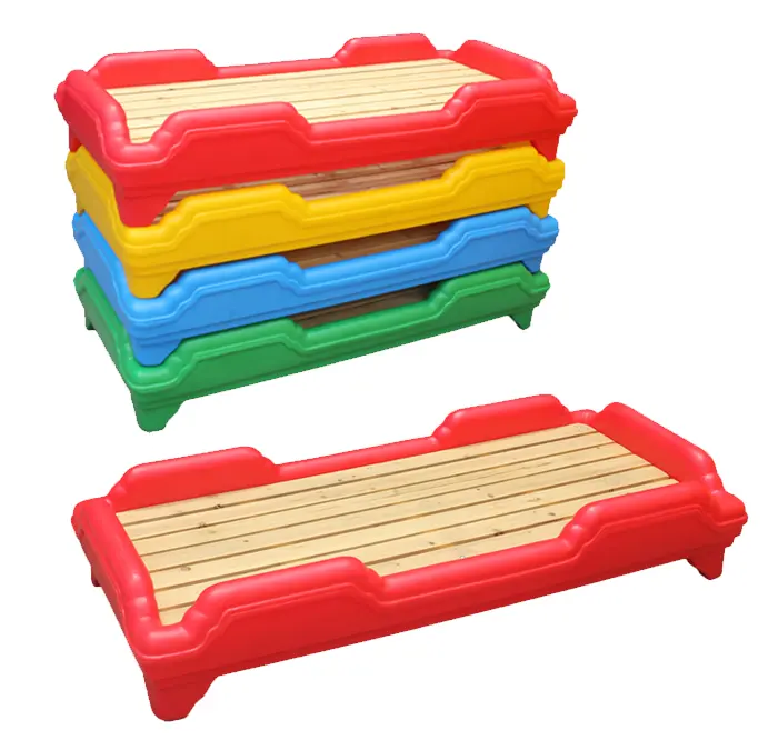 Indoor Anak-anak TK Plastik Tempat Tidur dengan Papan Kayu Stackable Single Tempat Tidur Anak