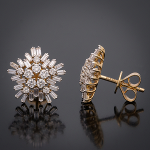 Élégantes boucles d'oreilles clous en or jaune 14 carats plaqué rhodium avec diamants naturels taille brillant éclatante pour mariage et fiançailles - Product Image 1