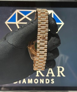 Reloj de Lujo con Moissanita Dorada, Visualización de Fecha, Diamantes Incrustados, Reloj Mecánico Automático para Hombre, Logotipo OEM - Product Image 2