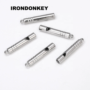 Sifflet d'urgence en titane portable IRONDONEKY pour la conception de collier porte-clés de camping et de randonnée - Product Image 6