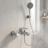 Robinet de baignoire cascade mural moderne de haute qualité en laiton brossé doré de luxe avec valve en céramique pour hôtels et villas