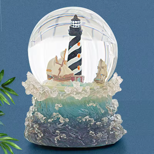 100Mm Nhựa Màu Xanh Tùy Chỉnh Thủy Tinh Tuyết Globe Thuyền <span class=keywords><strong>Snowglobe</strong></span> Với Nàng Tiên Cá Biển Ngọn Hải Đăng Tuyết Pha Lê Bóng Cho Món Quà Giáng Sinh - Product Image 2