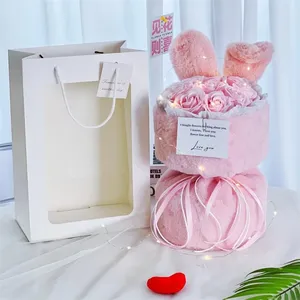 Bouquet de roses en savon avec oreilles de lapin en peluche – Cadeau floral pour anniversaire, mariage – Fleurs de savon roses et rouges – Bouquet floral en savon - Product Image 6
