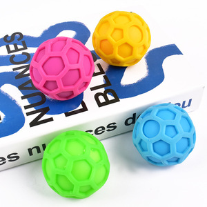 Pelota de goma suave TPR de rebote lento, descompresiva, para amasar, con diseño de rejilla y pasta de color, para el alivio del estrés, venta al por mayor transfronteriza. - Product Image 3
