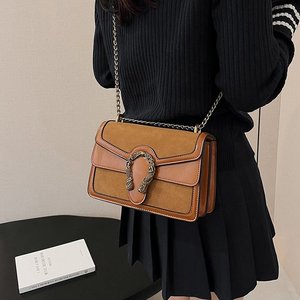 Bolso de Mujer Pequeño Cuadrado de PU, Estilo Moderno, Otoño/Invierno 2026, Correa Única, Cierre de Solapa, Cadena Cruzada, Mate - Product Image 4